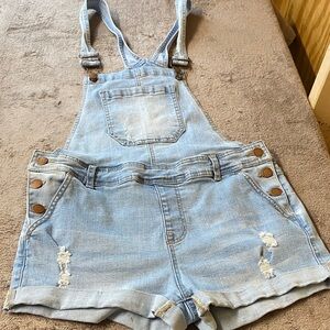 Encore size 11 (juniors) overall shorts